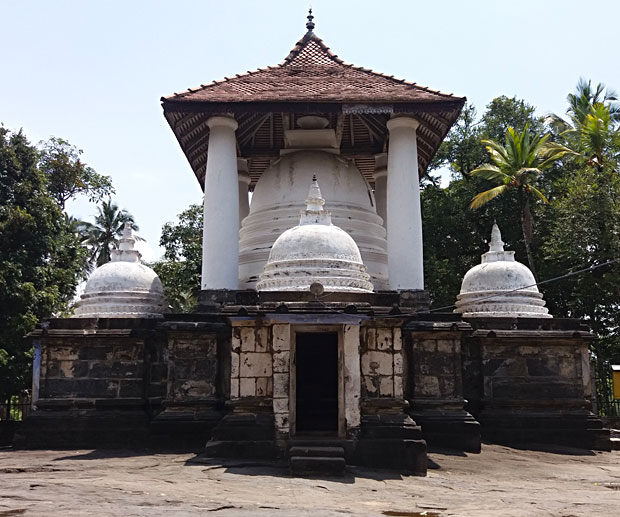 kandy-sri-lanka-three-temple-loop
