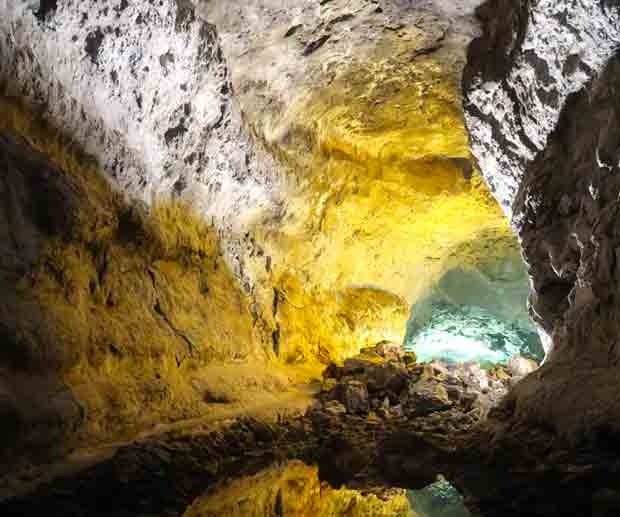 Visitare Cueva de Los Verdes