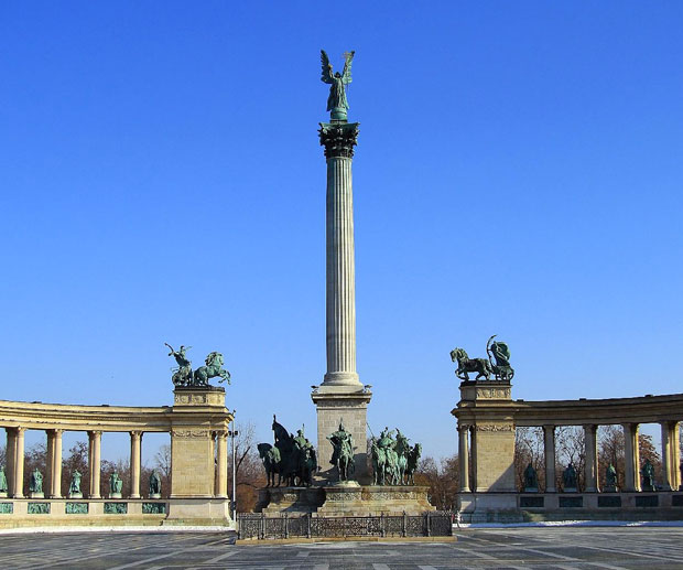 piazza degli eroi Budapest