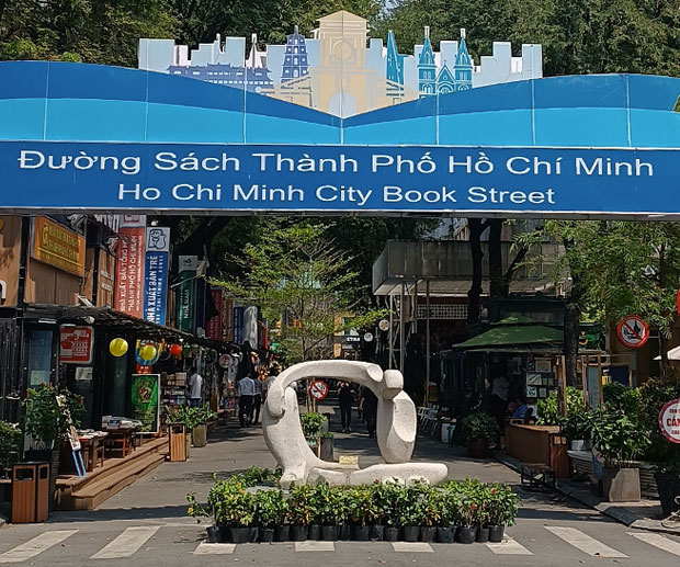 Ho Chi Minh La Via del Libro